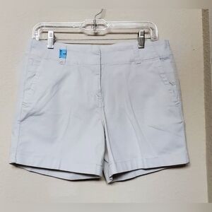 Vineyard Vines Light Beige Women's Chino Shorts. Size 6